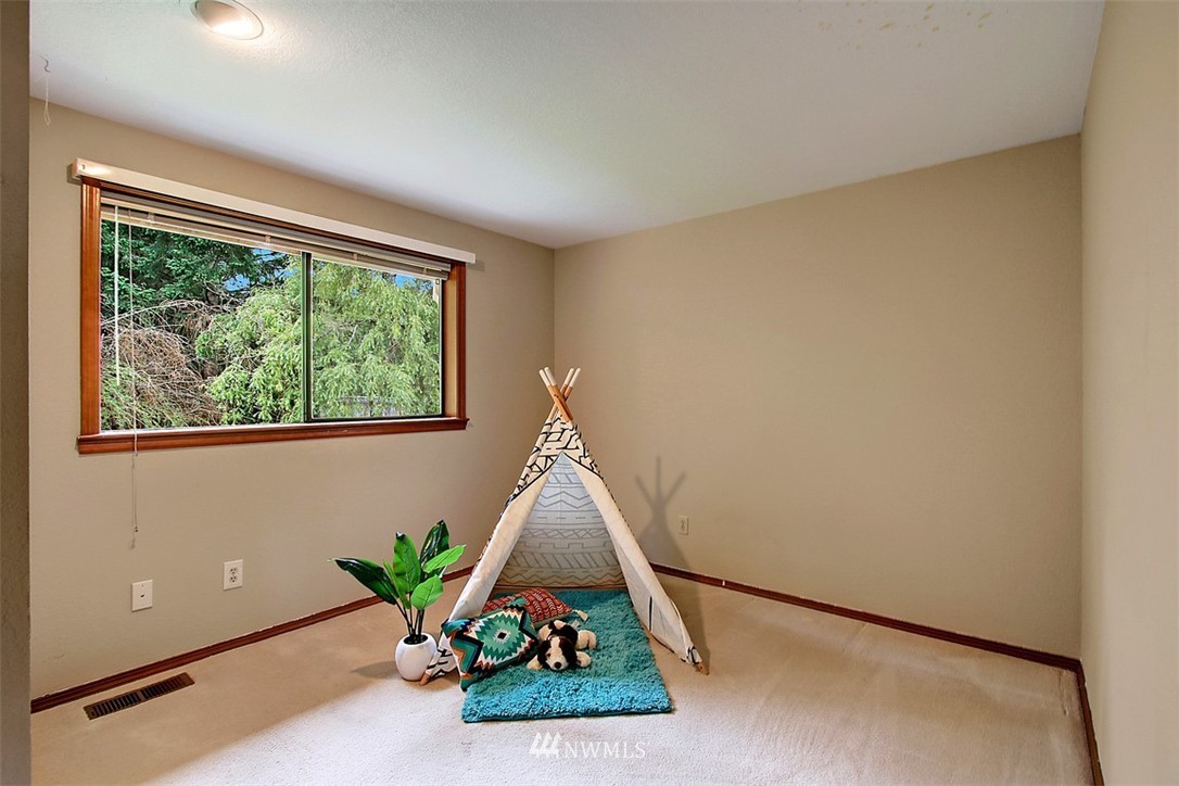 2406 241st Street Southeast Bothell, WA 98021 - Photo 14 of 22
