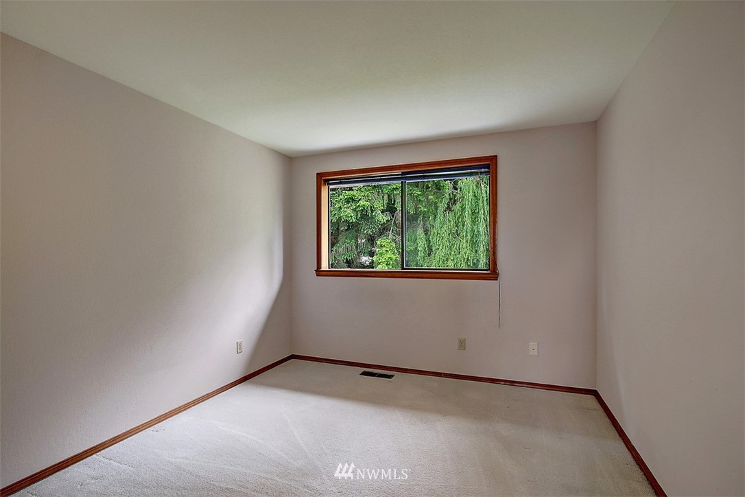 2406 241st Street Southeast Bothell, WA 98021 - Photo 15 of 22