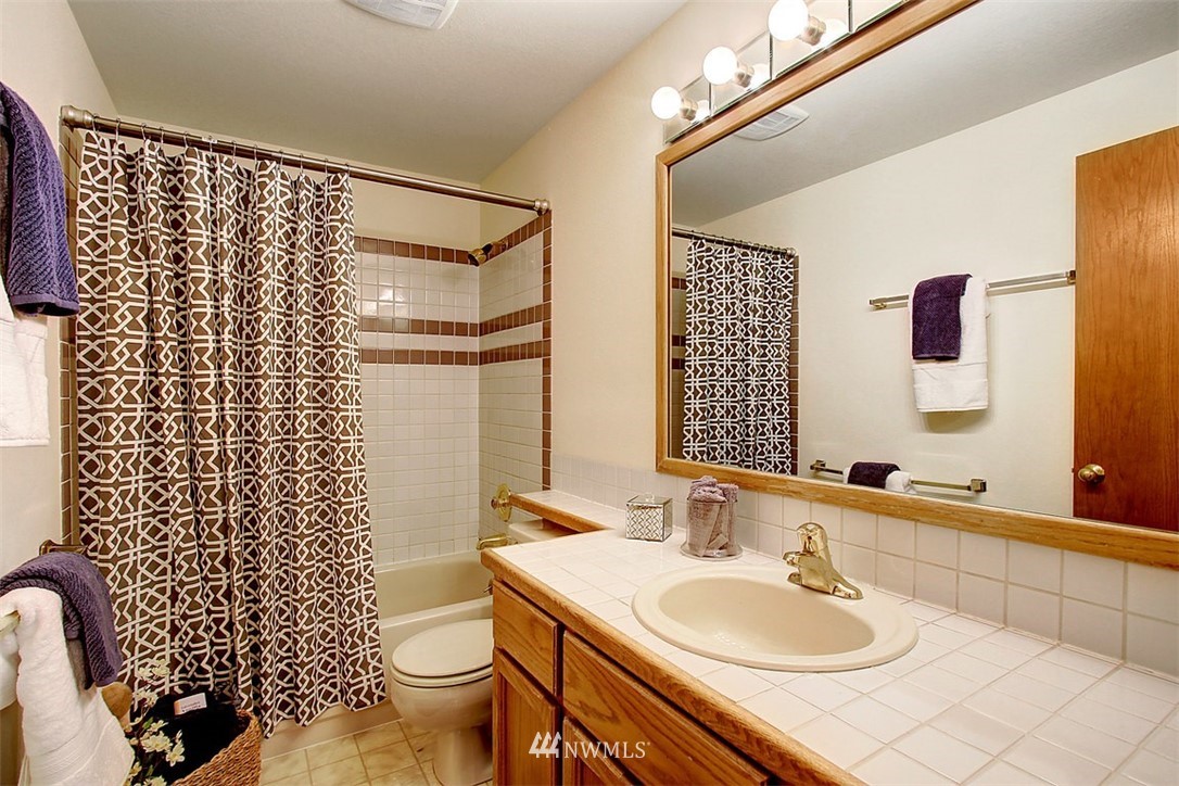 2406 241st Street Southeast Bothell, WA 98021 - Photo 16 of 22