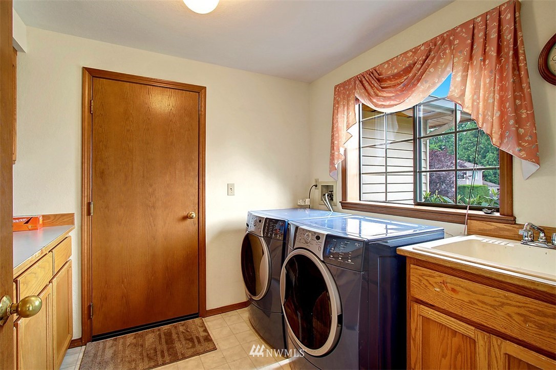2406 241st Street Southeast Bothell, WA 98021 - Photo 19 of 22