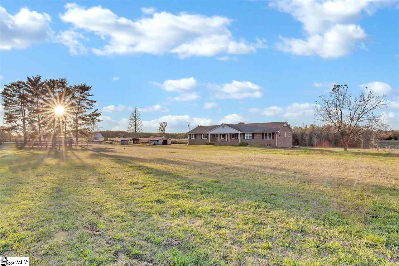 532 Martin Road Honea Path, SC 29654 - Photo 4 of 36