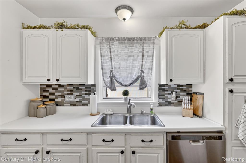 5501 East Potter Road Flint, MI 48506 - Photo 13 of 45
