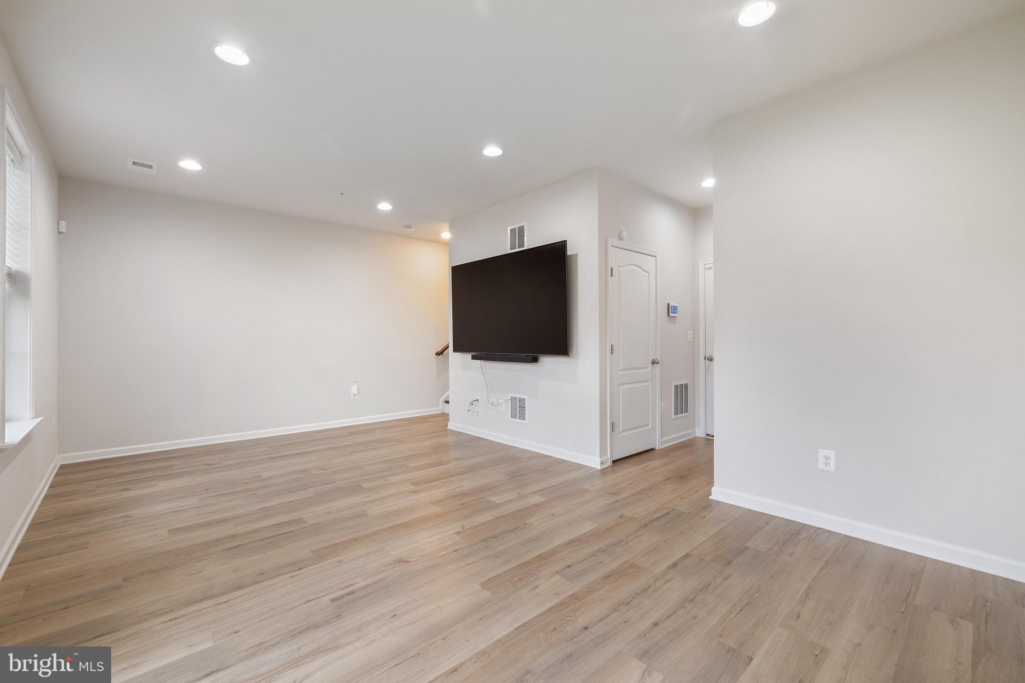 1076 Overlook Loop Laurel, MD 20707 - Photo 15 of 34