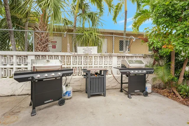 a view of a back yard of the house