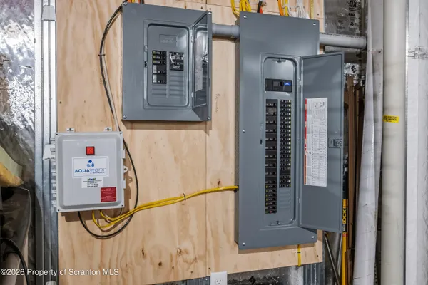 $485,000 | 8 Stone Creek Lane, Scott Township, PA 18433