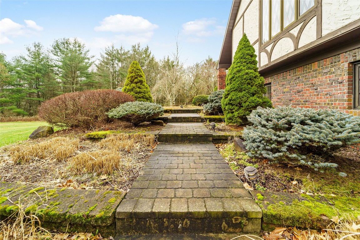 153 Rock Road Vestal, NY 13850 - Photo 3 of 41 Gallery Image 3