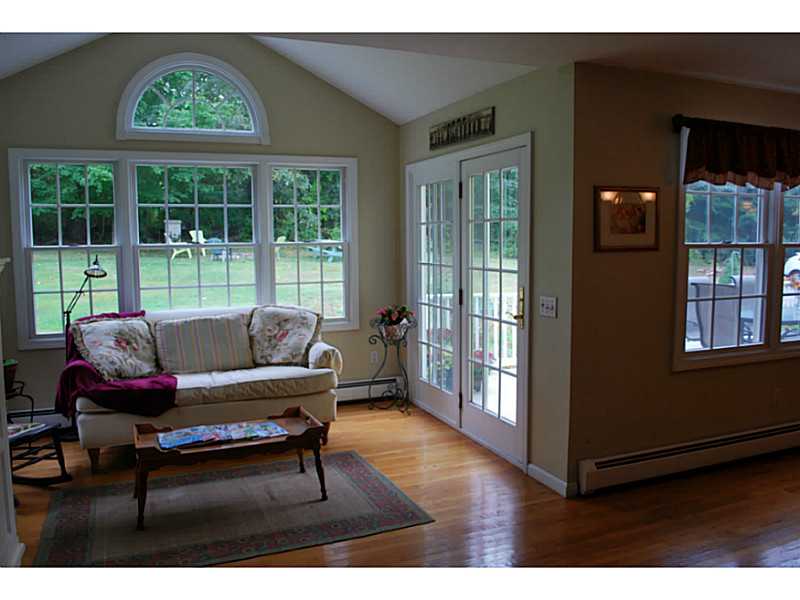 110 Williams Road Smithfield, RI 02917 - Photo 9 of 23 Living Room.