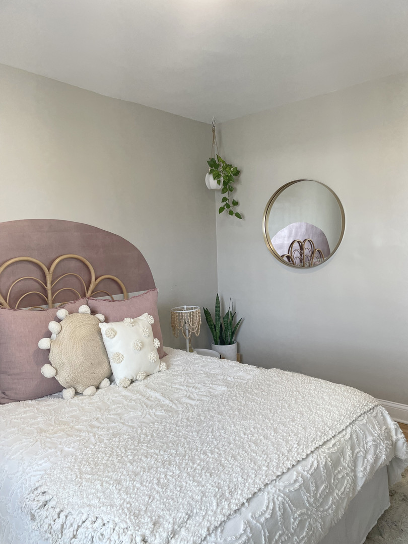 1919 A Grove Avenue, Unit 34 Berwyn, IL 60402 - Photo 12 of 21 a bedroom with a bed and a lamp