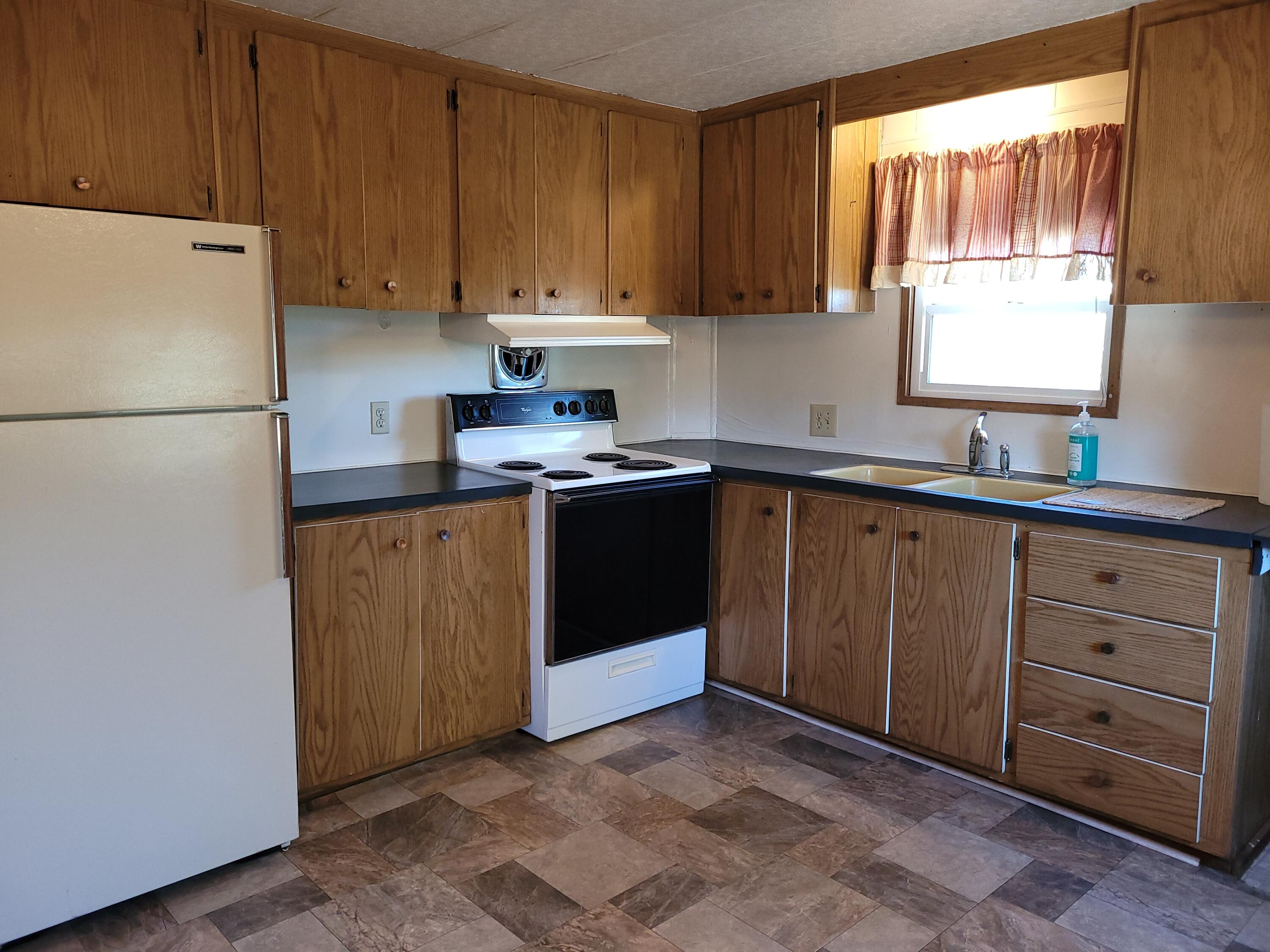 4758 Southeast Adobe Road Prineville, OR 97754 - Photo 7 of 28 20220629_091228