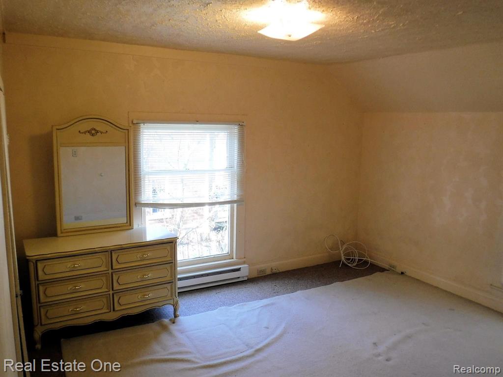 318 East Brooks Street Howell, MI 48843 - Photo 13 of 26