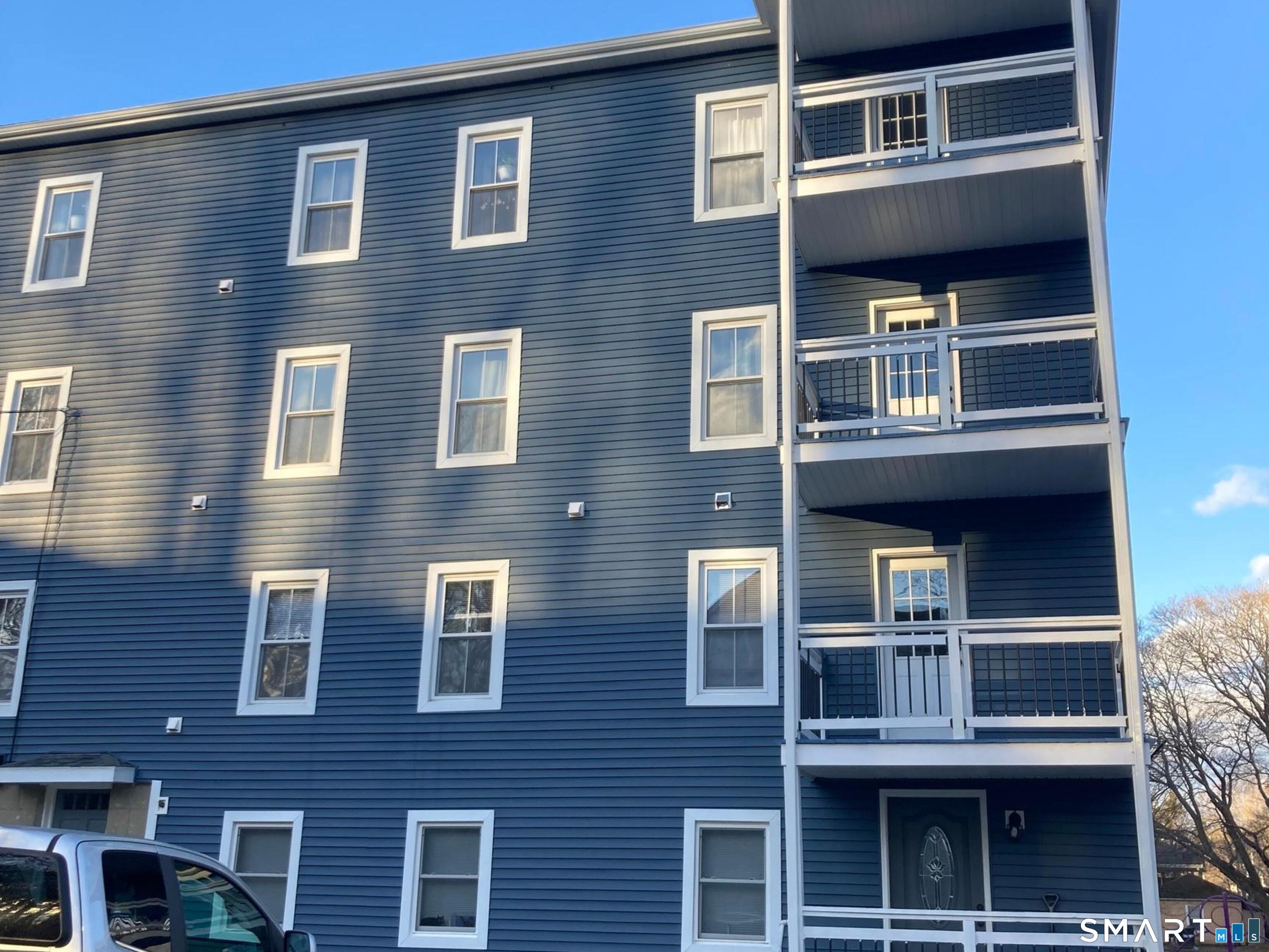 61 Main Street, Unit B Thompson, CT 06255 - Photo 2 of 20