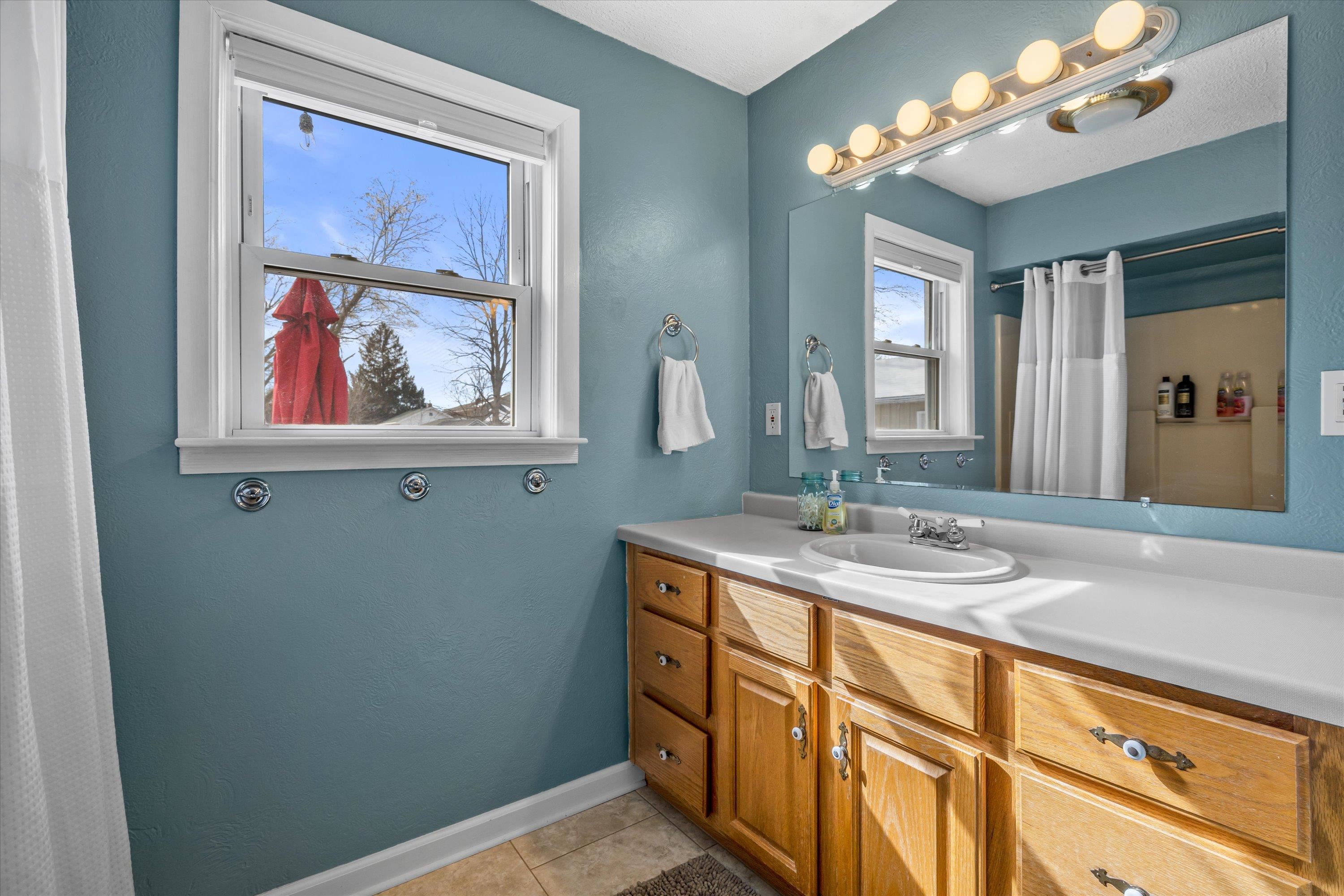 1093 Reed Street Green Bay, WI 54303 - Photo 15 of 38