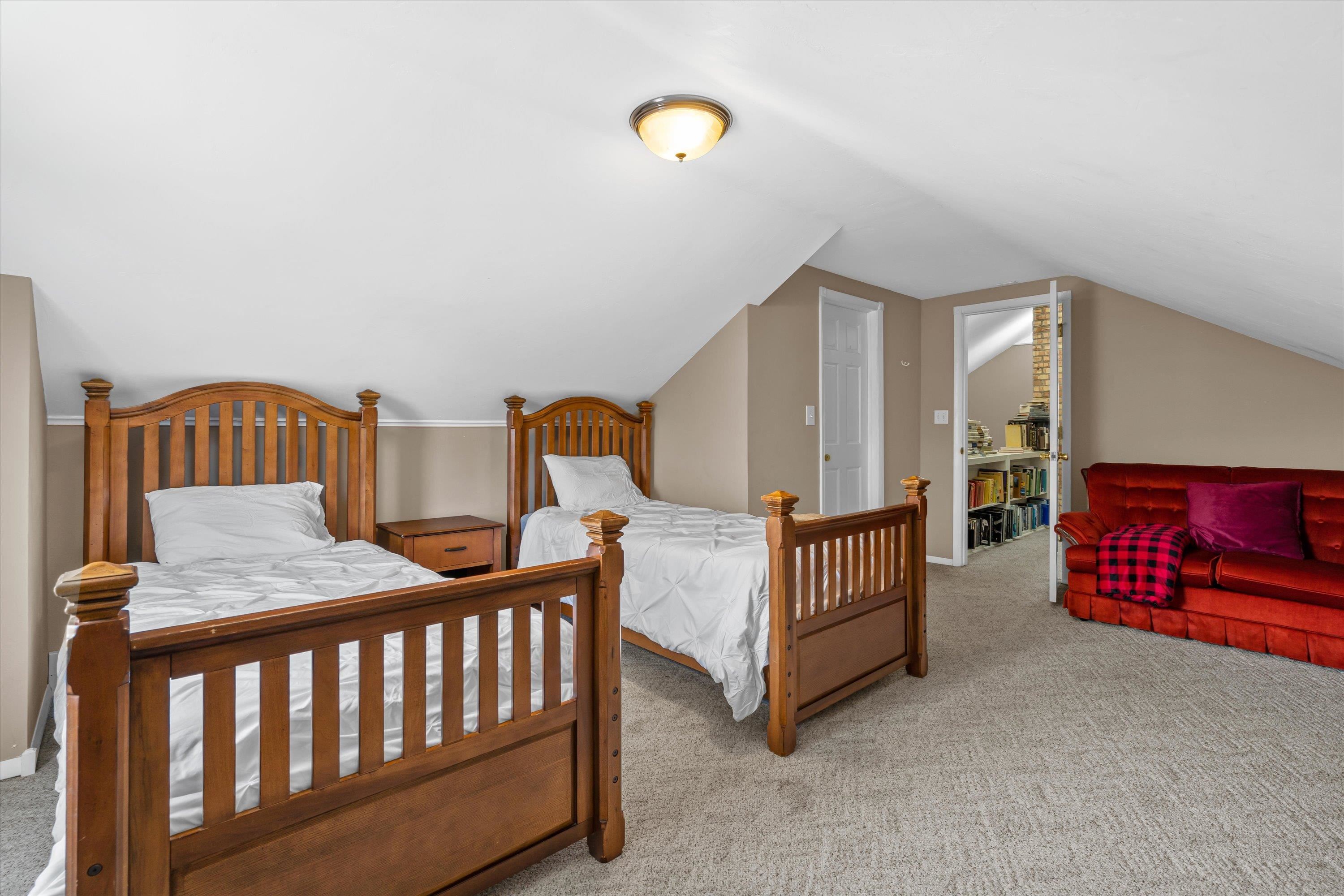 1093 Reed Street Green Bay, WI 54303 - Photo 23 of 38