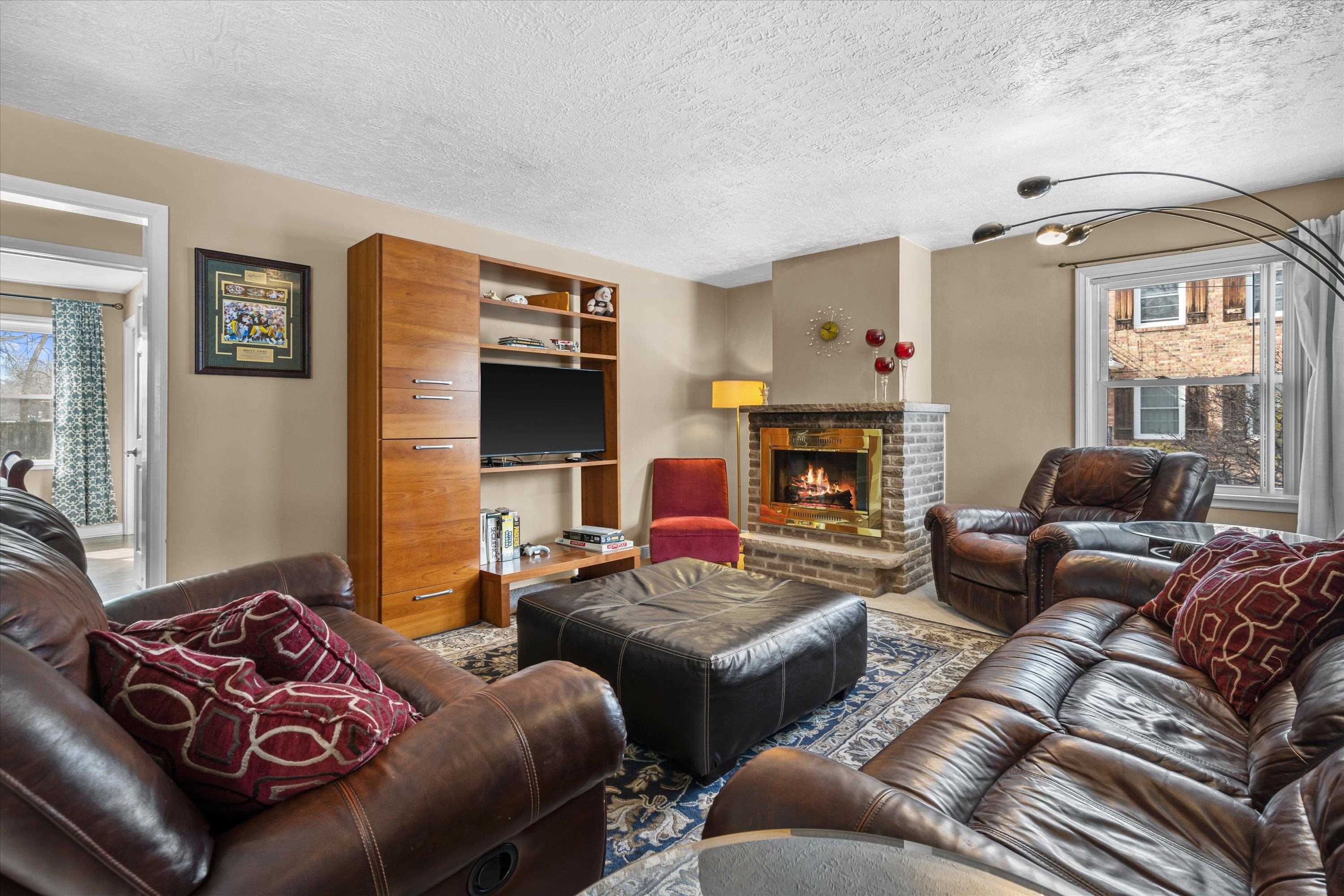 1093 Reed Street Green Bay, WI 54303 - Photo 3 of 38