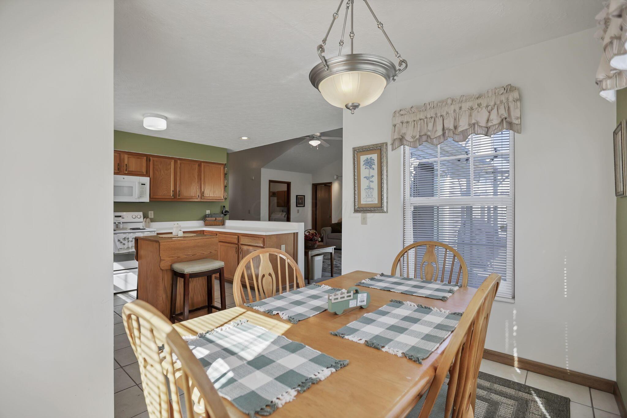 1588 Heatherview Lane Heath, OH 43056 - Photo 17 of 52 Dining Space