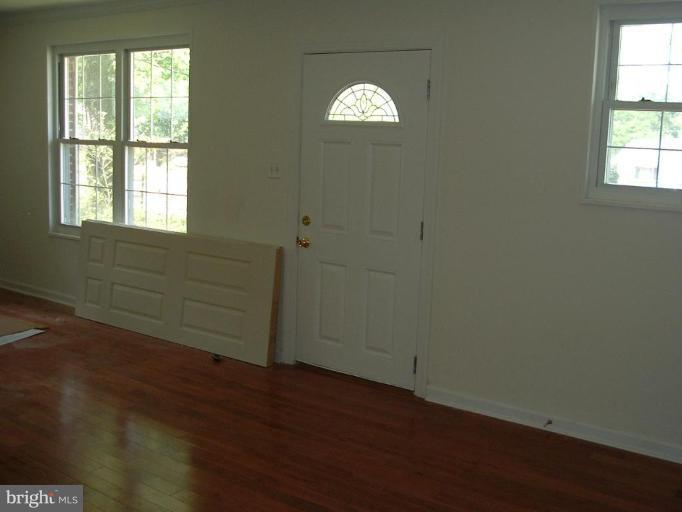8613 Riggs Road Hyattsville, MD 20783 - Photo 3 of 8 Living Room