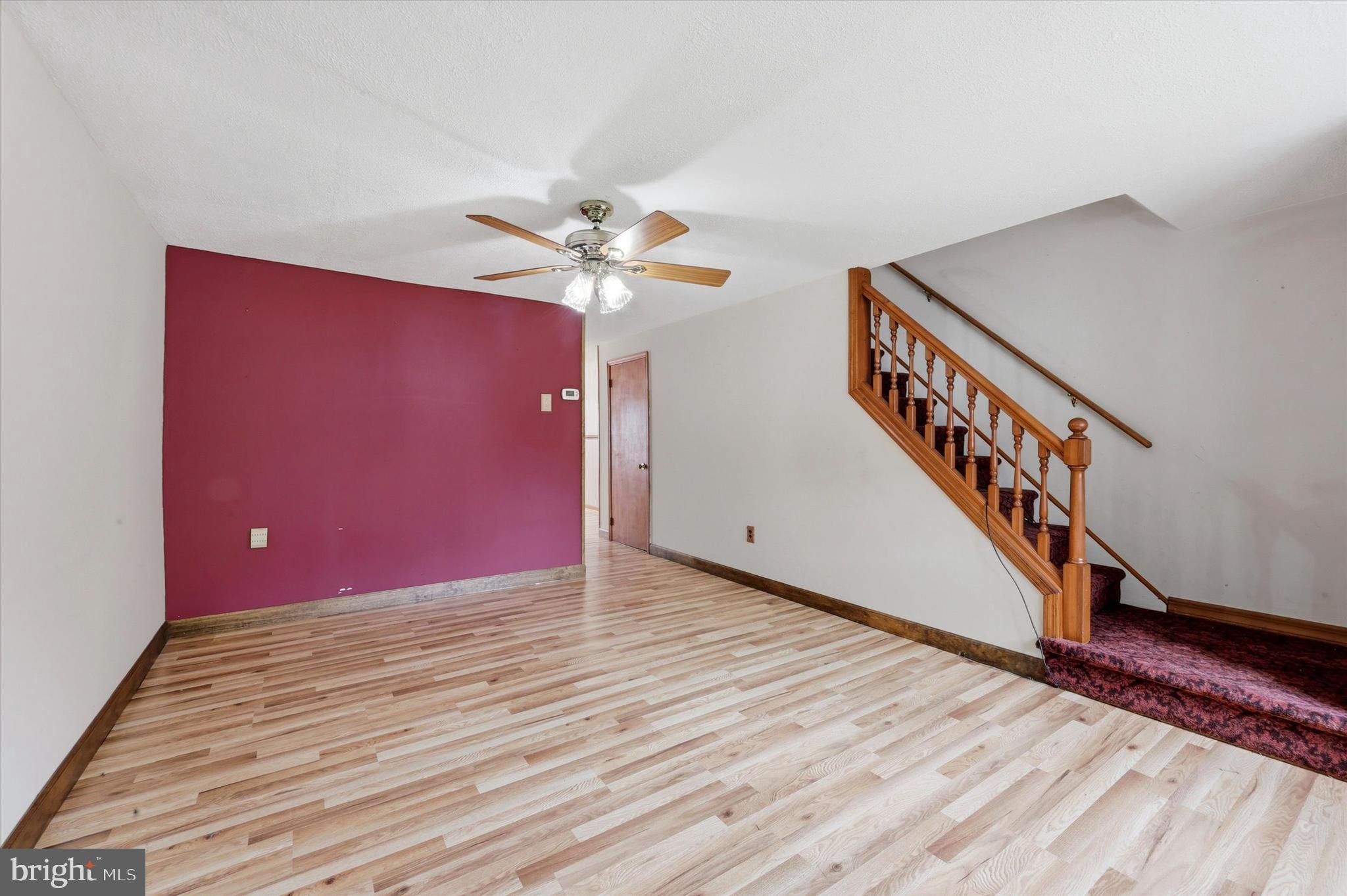 1366 Maple Avenue Elsmere, DE 19805 - Photo 3 of 16 Living Room
