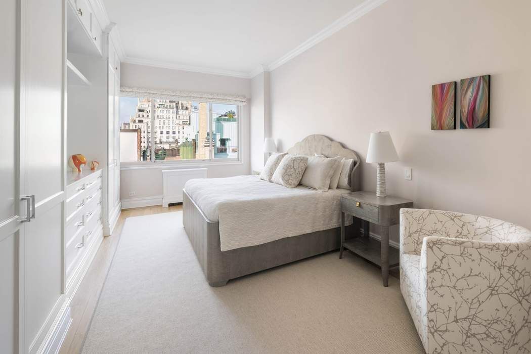 10 East 70th Street, Unit 10D Manhattan, NY 10021 - Photo 6 of 10
