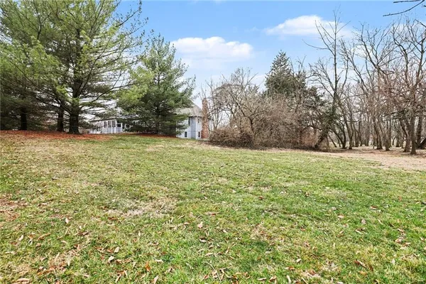 $712,000 | 4 Orchard Place, Harrisonville, MO 64701
