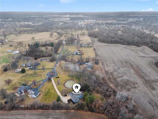 $712,000 | 4 Orchard Place, Harrisonville, MO 64701