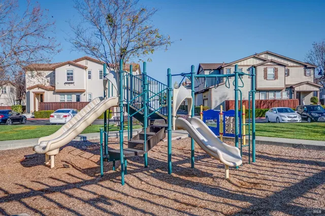 $599,500 | 1660 Glenmore Drive, Fairfield, CA 94533