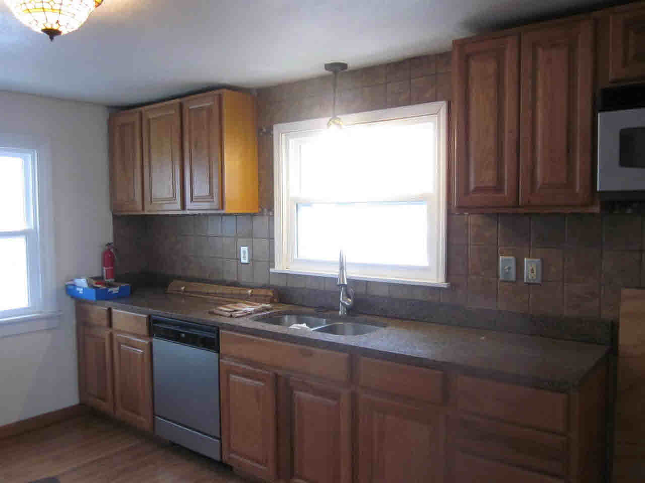 115 East Sterns Road Temperance, MI 48182 - Photo 9 of 12 20432320-8.JPG
