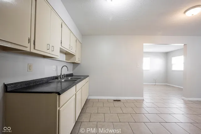 $1,325 | 3202 Wellington Avenue, Indianapolis, IN 46226