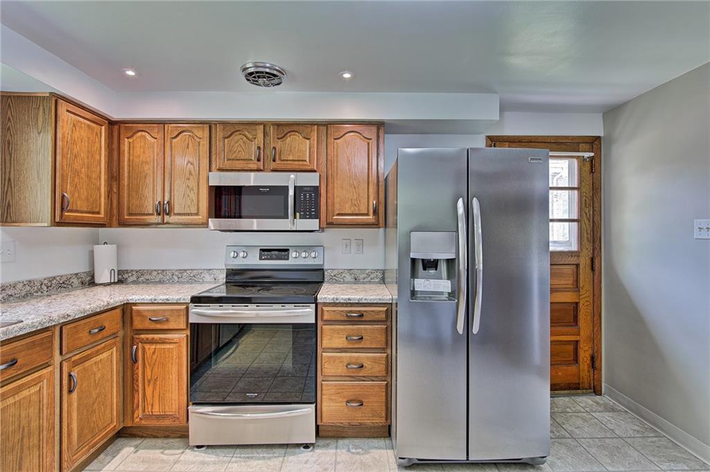 1131 Harvard Road Monroeville, PA 15146 - Photo 7 of 25 New Frigidaire Gallery Stainless appliances