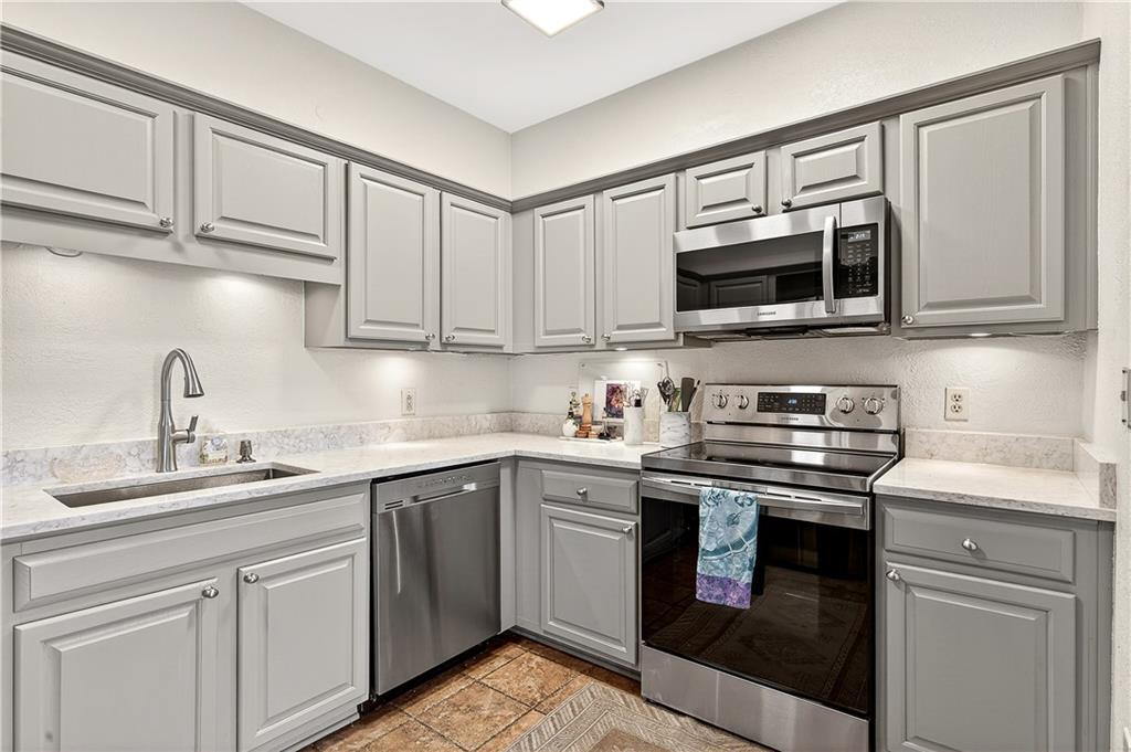 2865 Lenox Road Northeast, Unit 503 Atlanta, GA 30324 - Photo 17 of 37