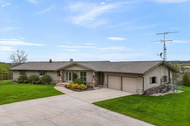 $850,000 | W5936 Mooney Road, Plymouth, WI 53073