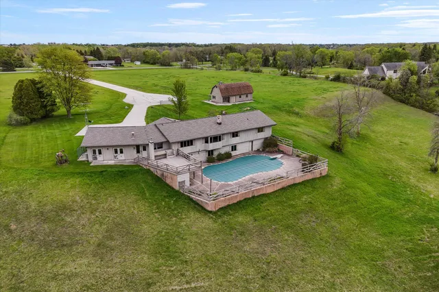 $850,000 | W5936 Mooney Road, Plymouth, WI 53073