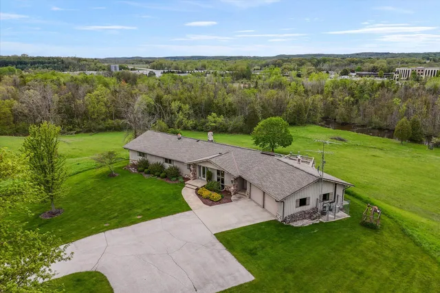 $850,000 | W5936 Mooney Road, Plymouth, WI 53073
