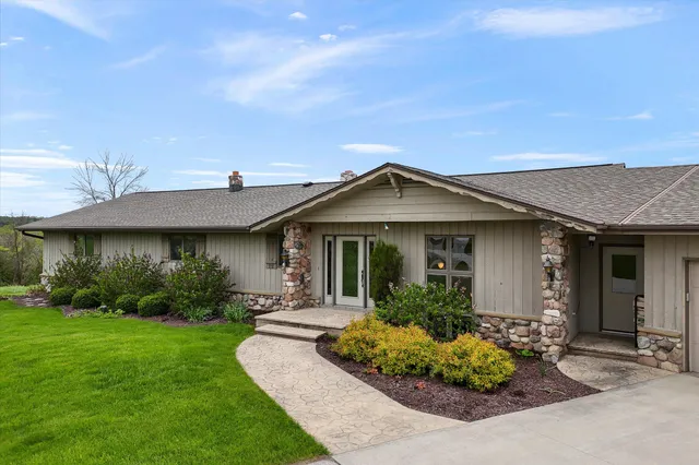 $850,000 | W5936 Mooney Road, Plymouth, WI 53073