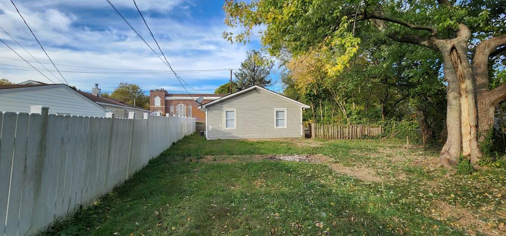 1609 East 34th Street Indianapolis, IN 46218 - Photo 20 of 21