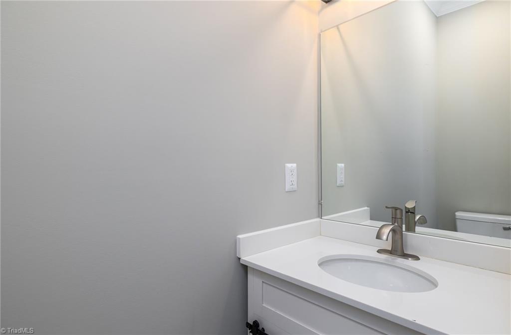 2474 Griffith Road Winston-Salem, NC 27103 - Photo 12 of 28 Gallery Image 12