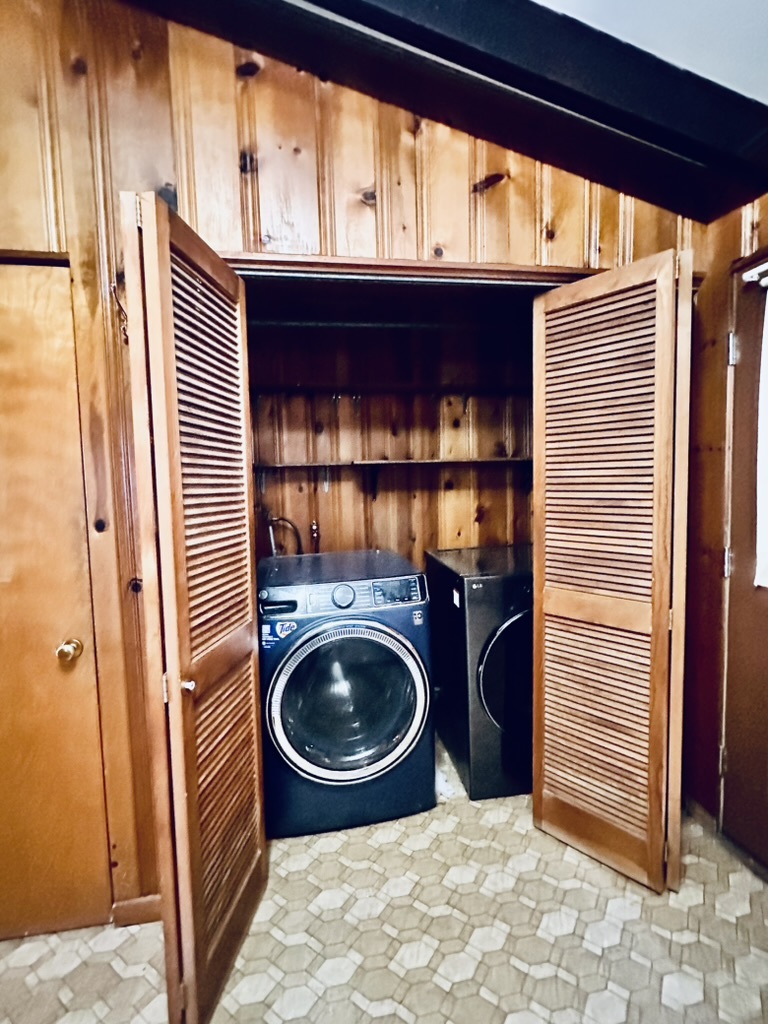 1111 North Bell Avenue Pontiac, IL 61764 - Photo 23 of 35 a bedroom with a bed and a window