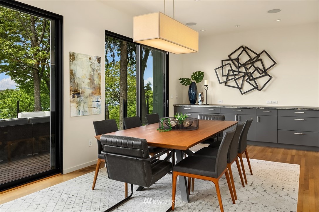 7449 West Mercer Way Mercer Island, WA 98040 - Photo 11 of 25