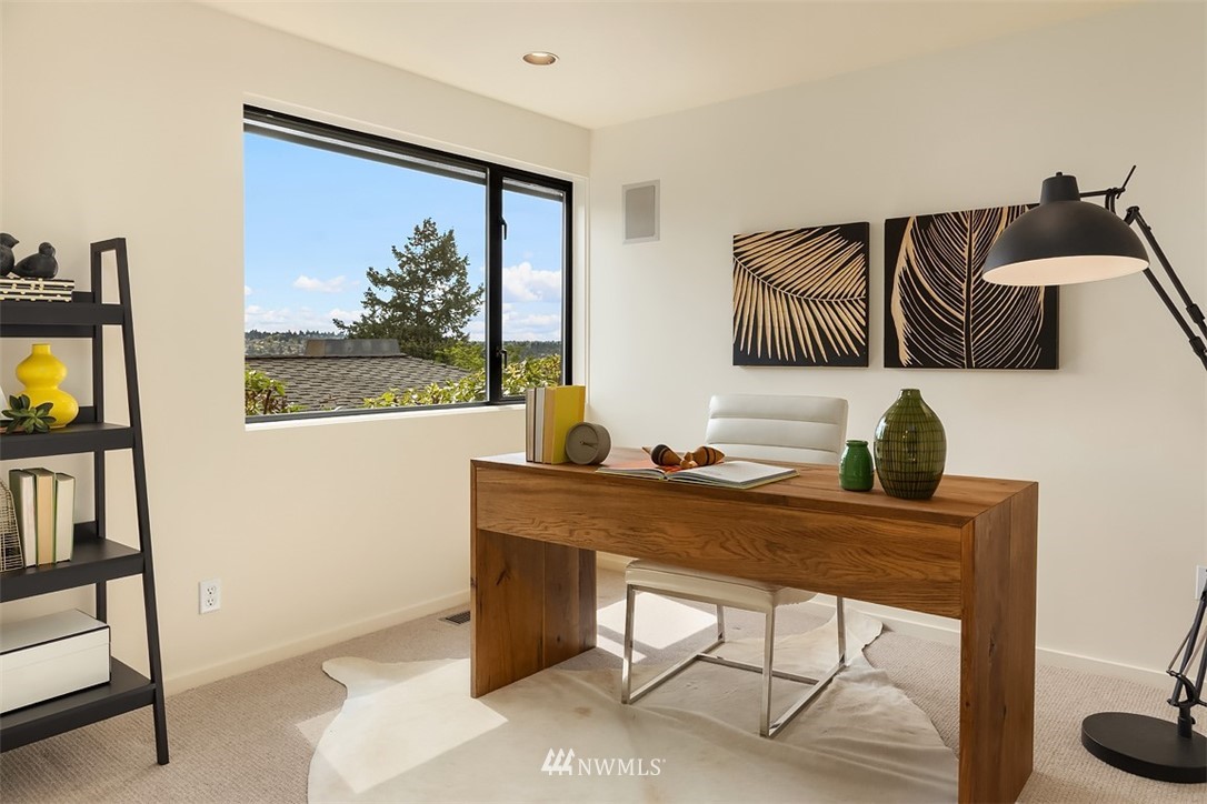 7449 West Mercer Way Mercer Island, WA 98040 - Photo 14 of 25