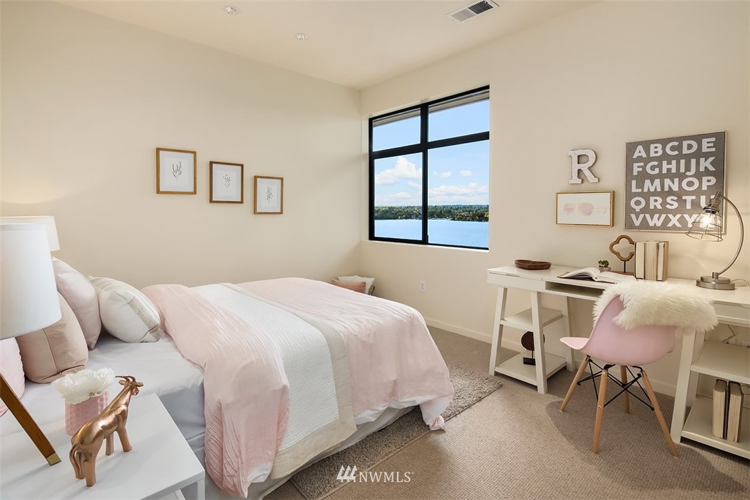 7449 West Mercer Way Mercer Island, WA 98040 - Photo 17 of 25