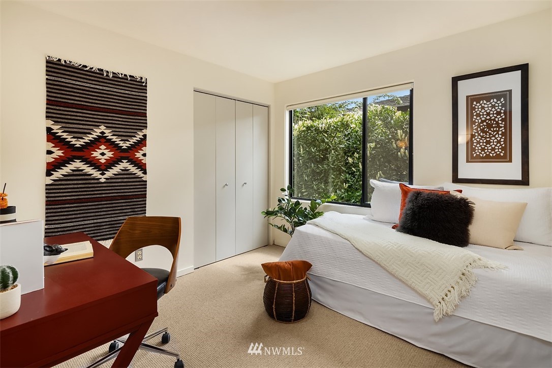 7449 West Mercer Way Mercer Island, WA 98040 - Photo 21 of 25