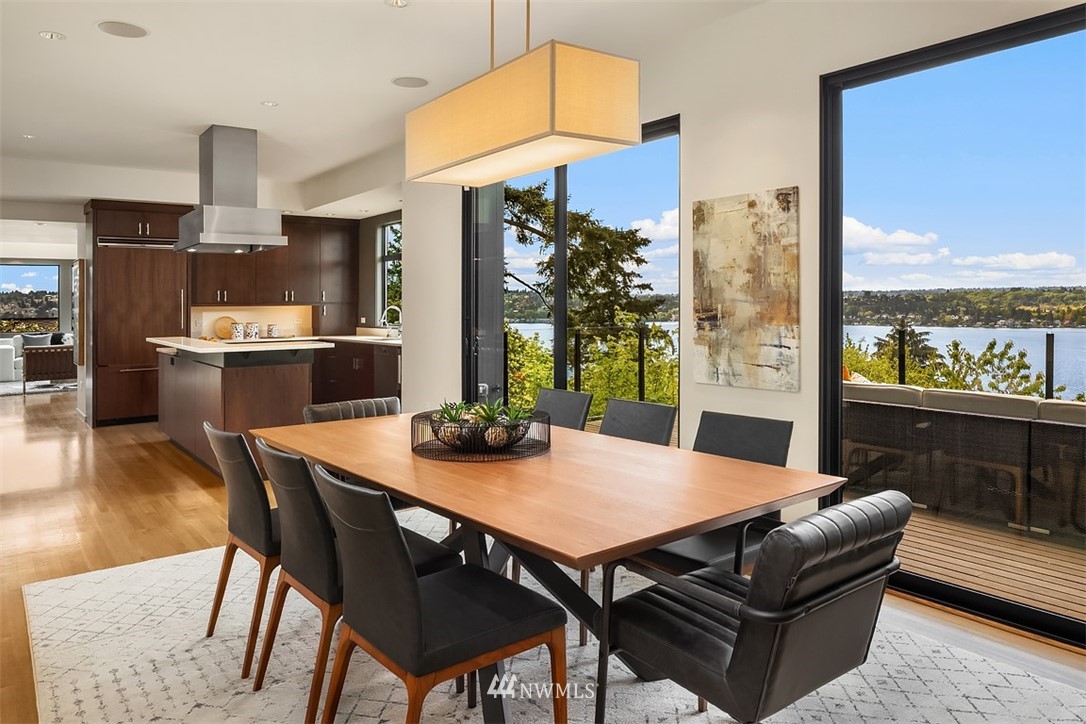 7449 West Mercer Way Mercer Island, WA 98040 - Photo 10 of 25