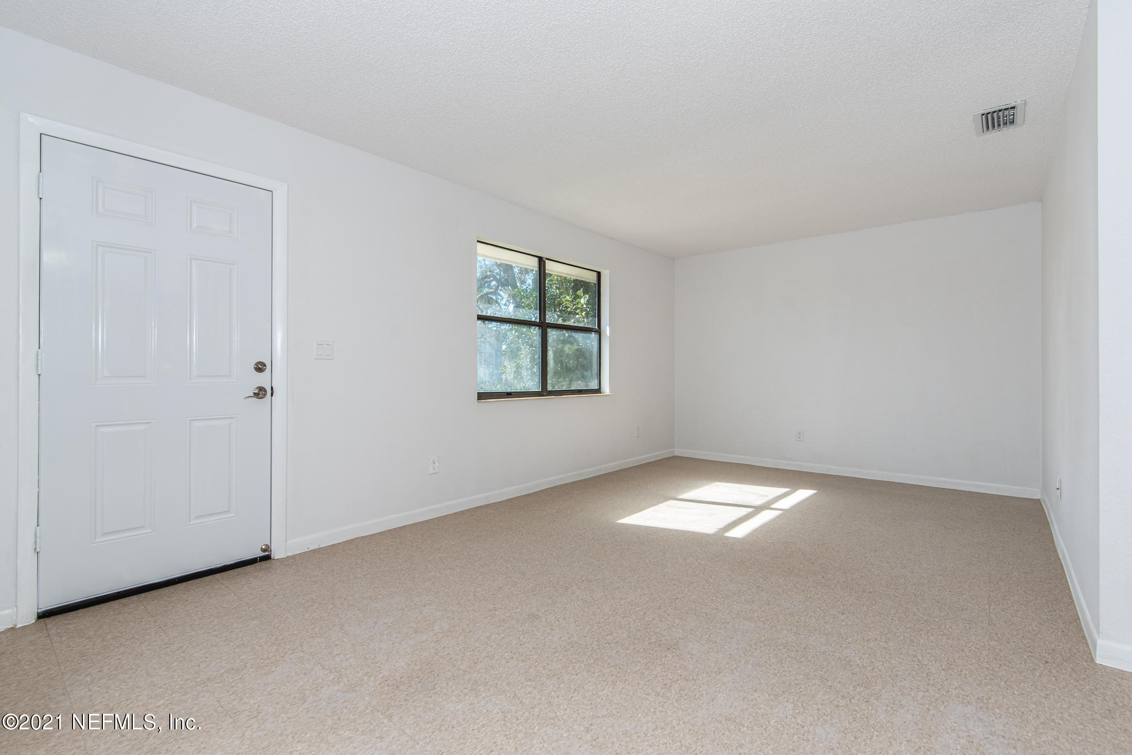 112 Rio Del Mar Street, Unit A St. Augustine, FL 32080 - Photo 5 of 40 DSC_2375