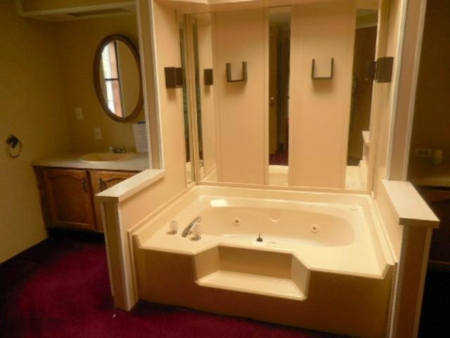 2005 Indian Road Portage, MI 49002 - Photo 11 of 27 263-358101-Bathroom1