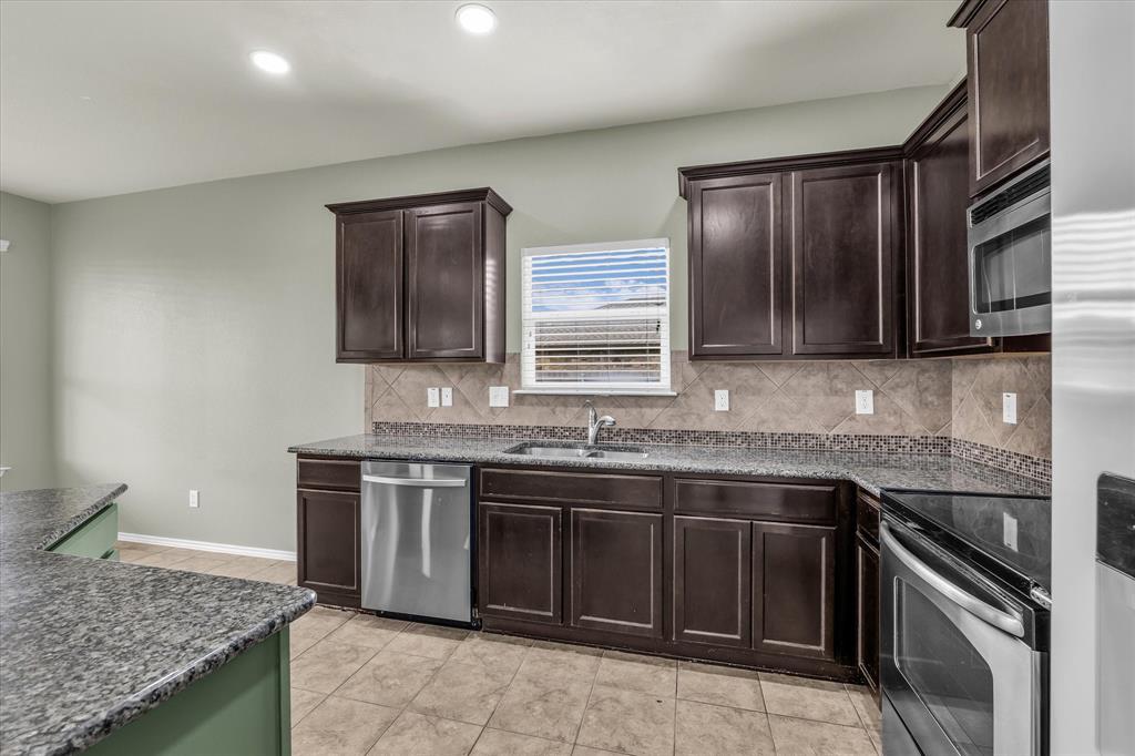 9937 Iron Horse Trail Waco, TX 76708 - Photo 7 of 30