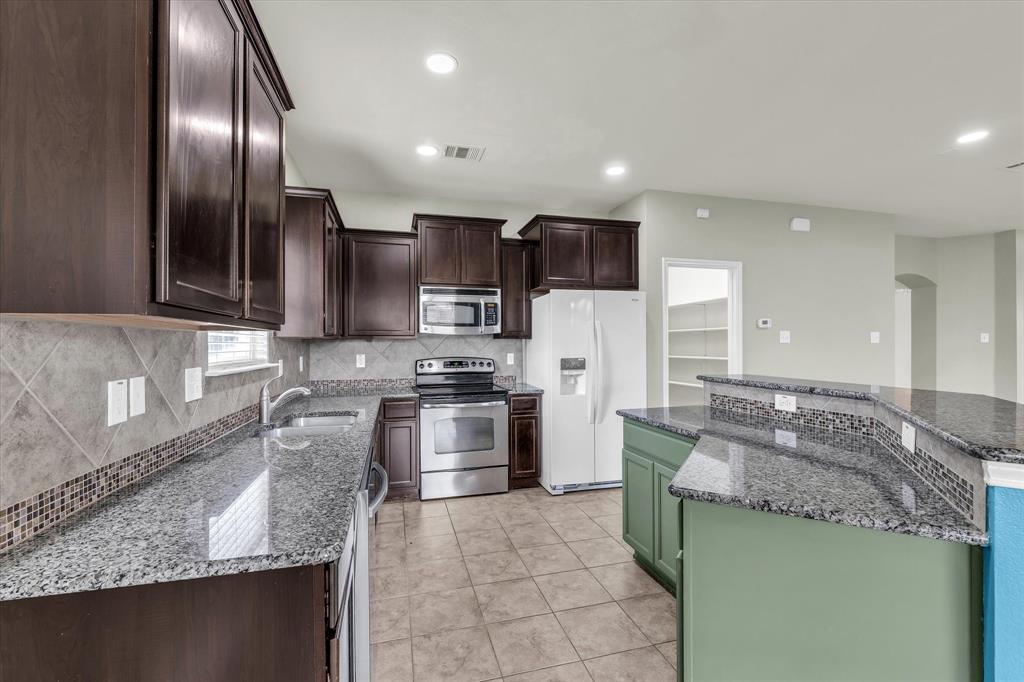 9937 Iron Horse Trail Waco, TX 76708 - Photo 8 of 30