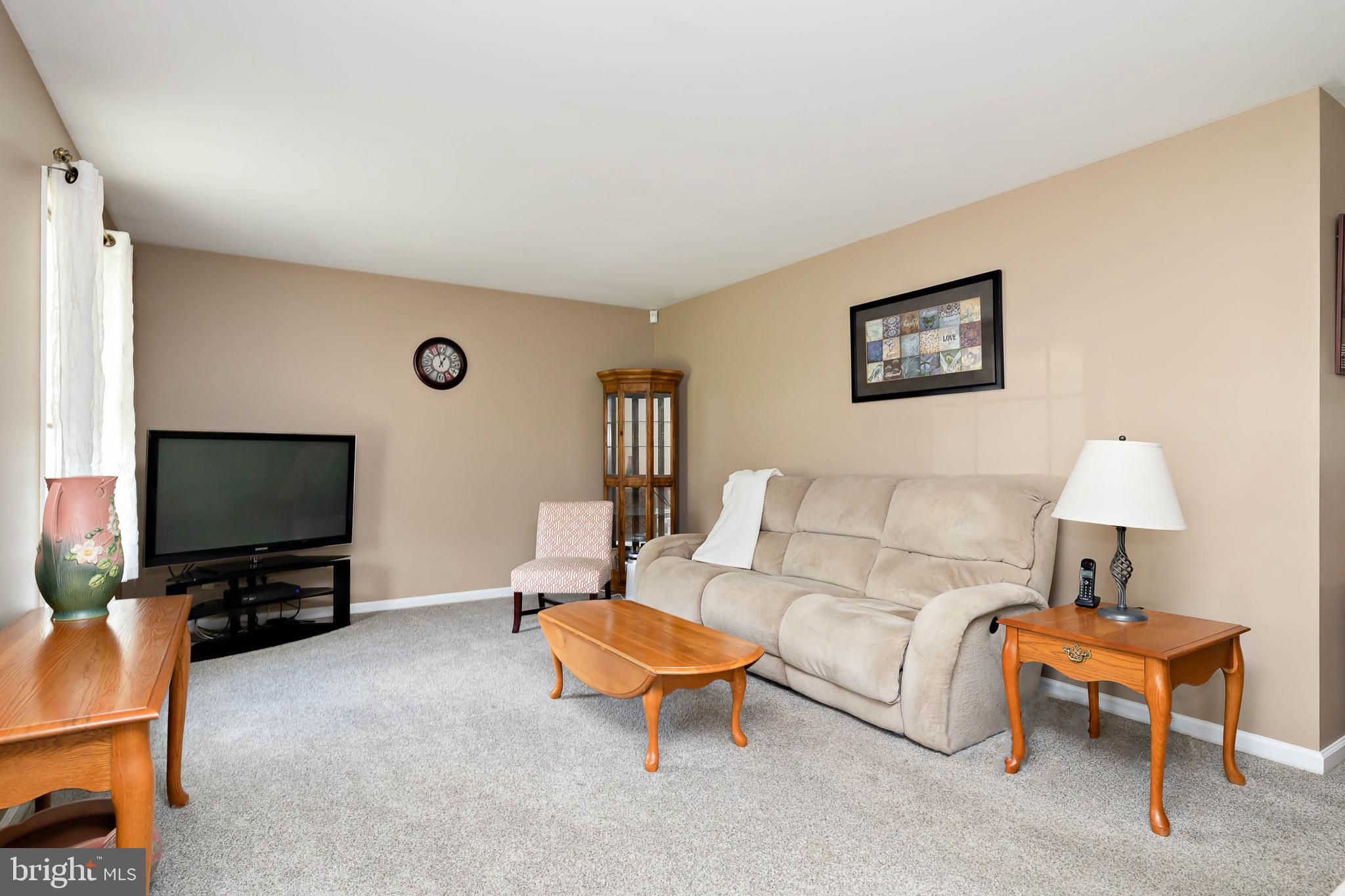77 Harmony Road Mickleton, NJ 08056 - Photo 7 of 27 Living Room