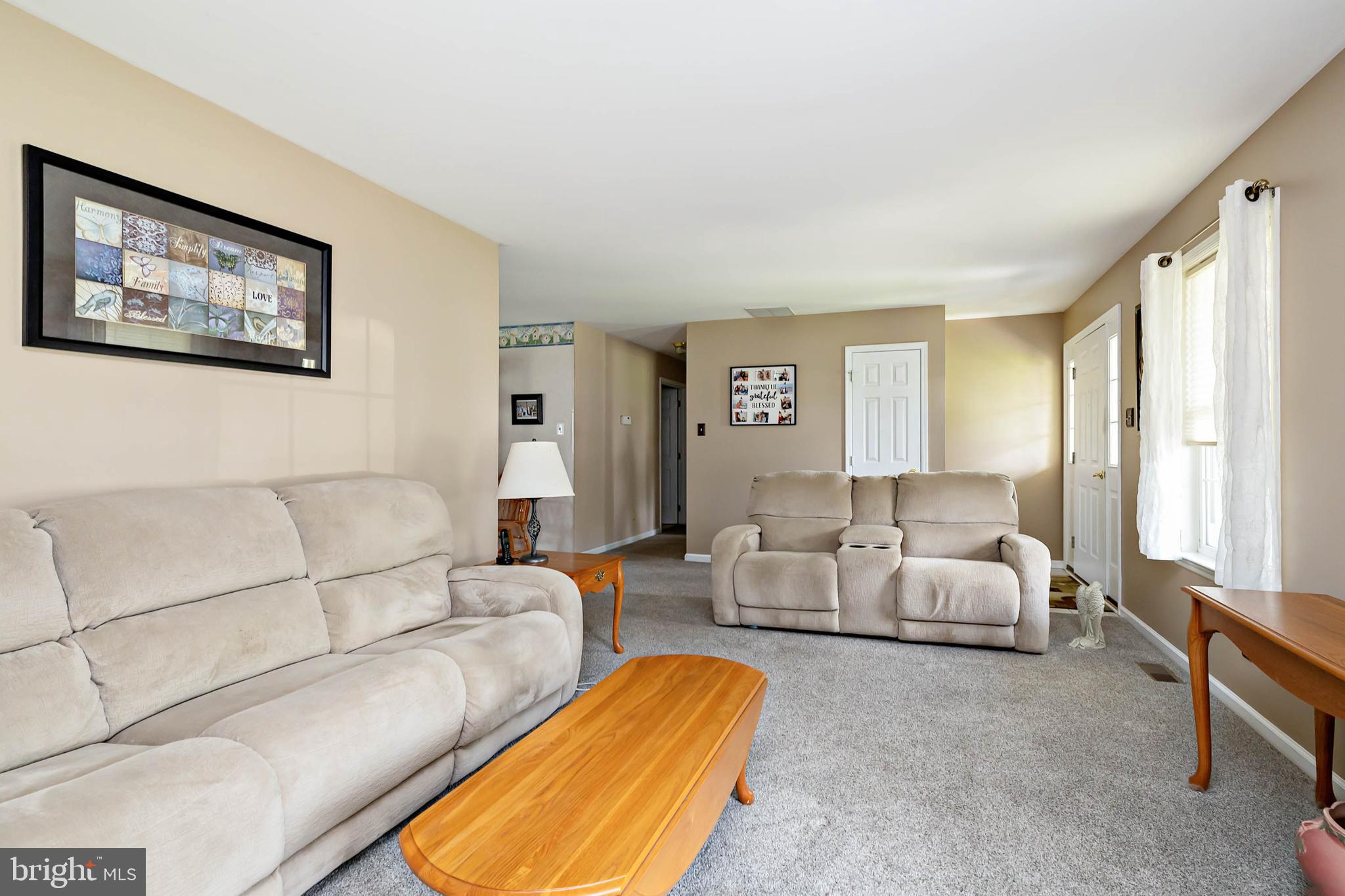 77 Harmony Road Mickleton, NJ 08056 - Photo 8 of 27 Living Room