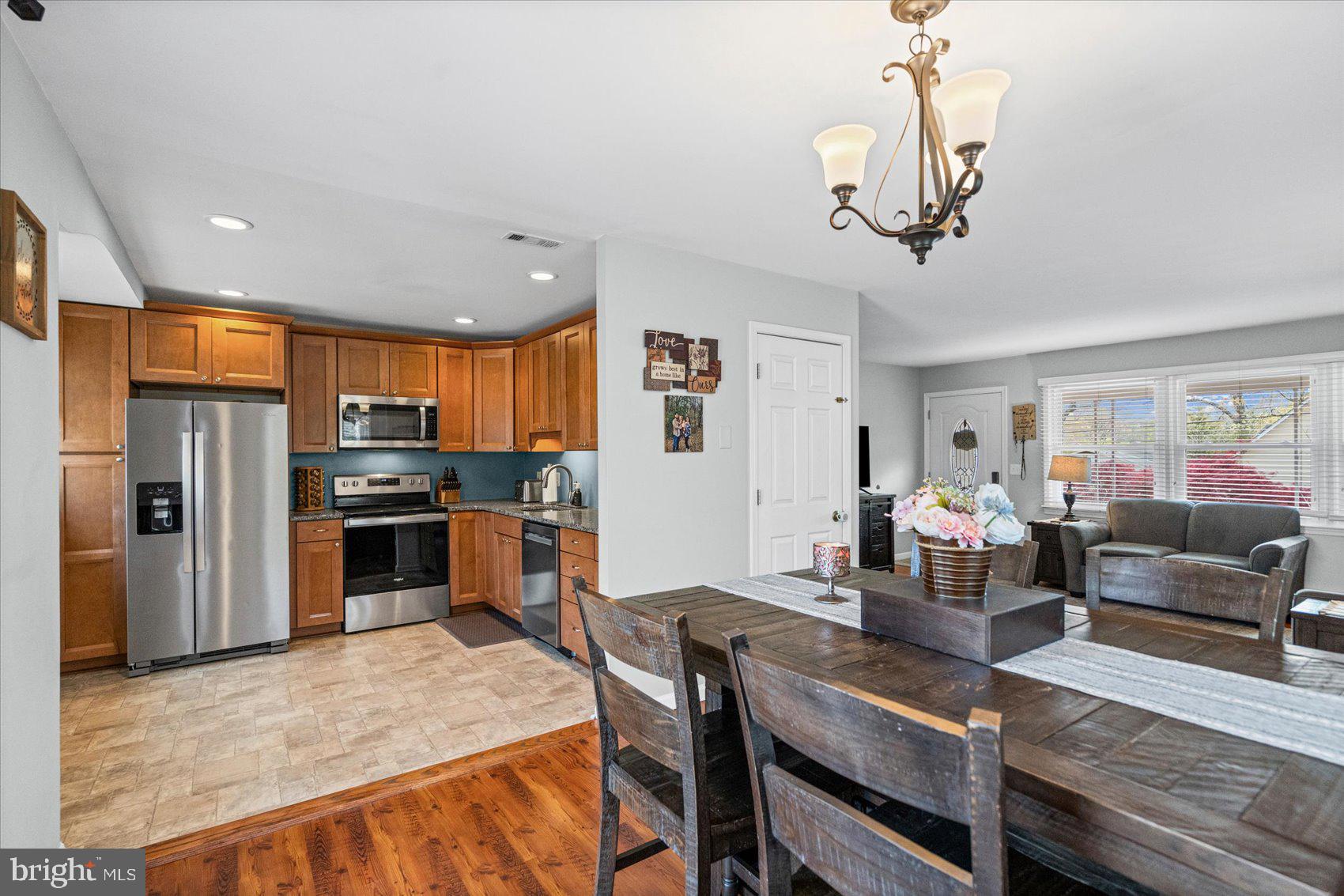 1237 Hillcreek Road Pasadena, MD 21122 - Photo 8 of 32