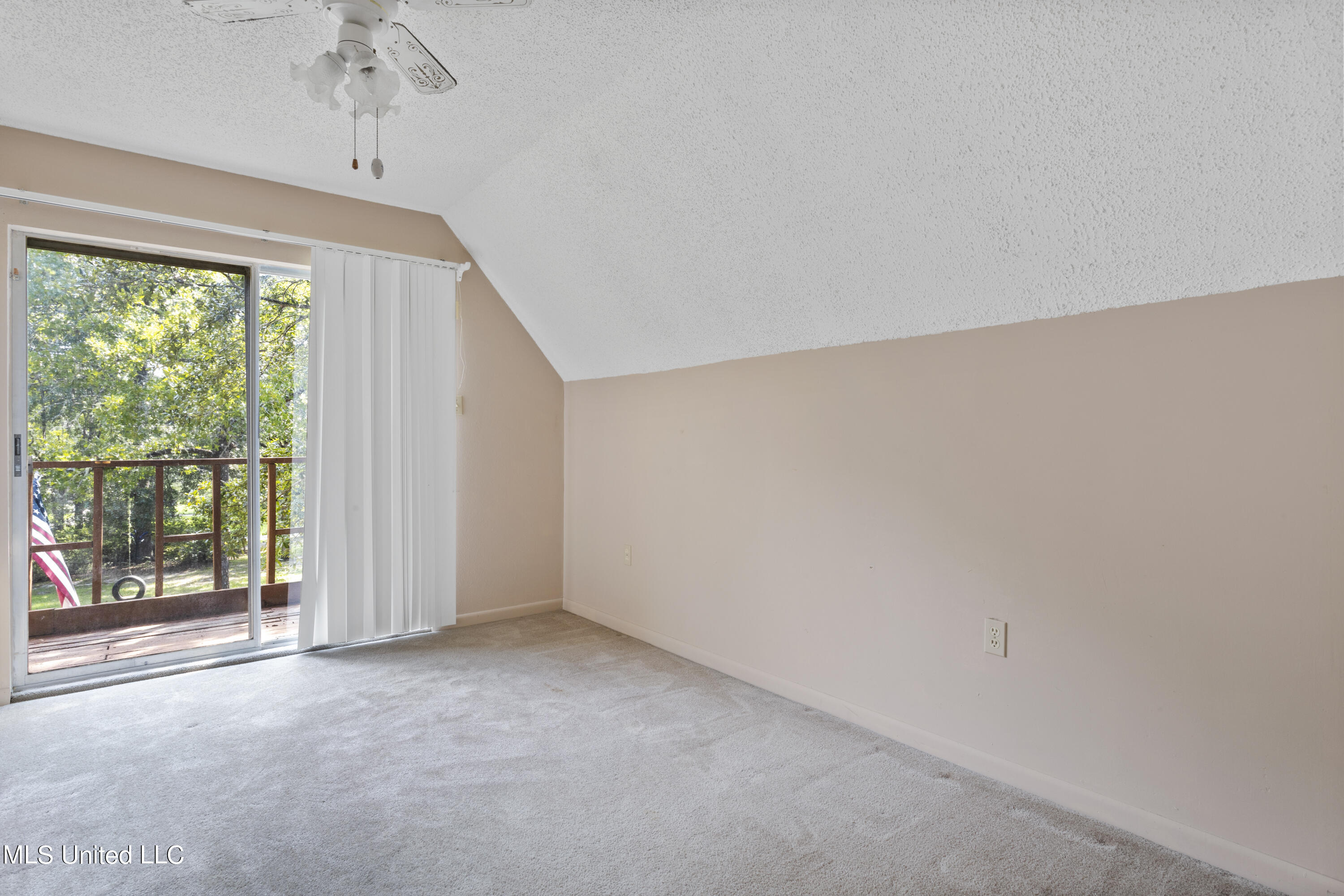 4037 Lake Wilma Road Moss Point, MS 39562 - Photo 16 of 36 016