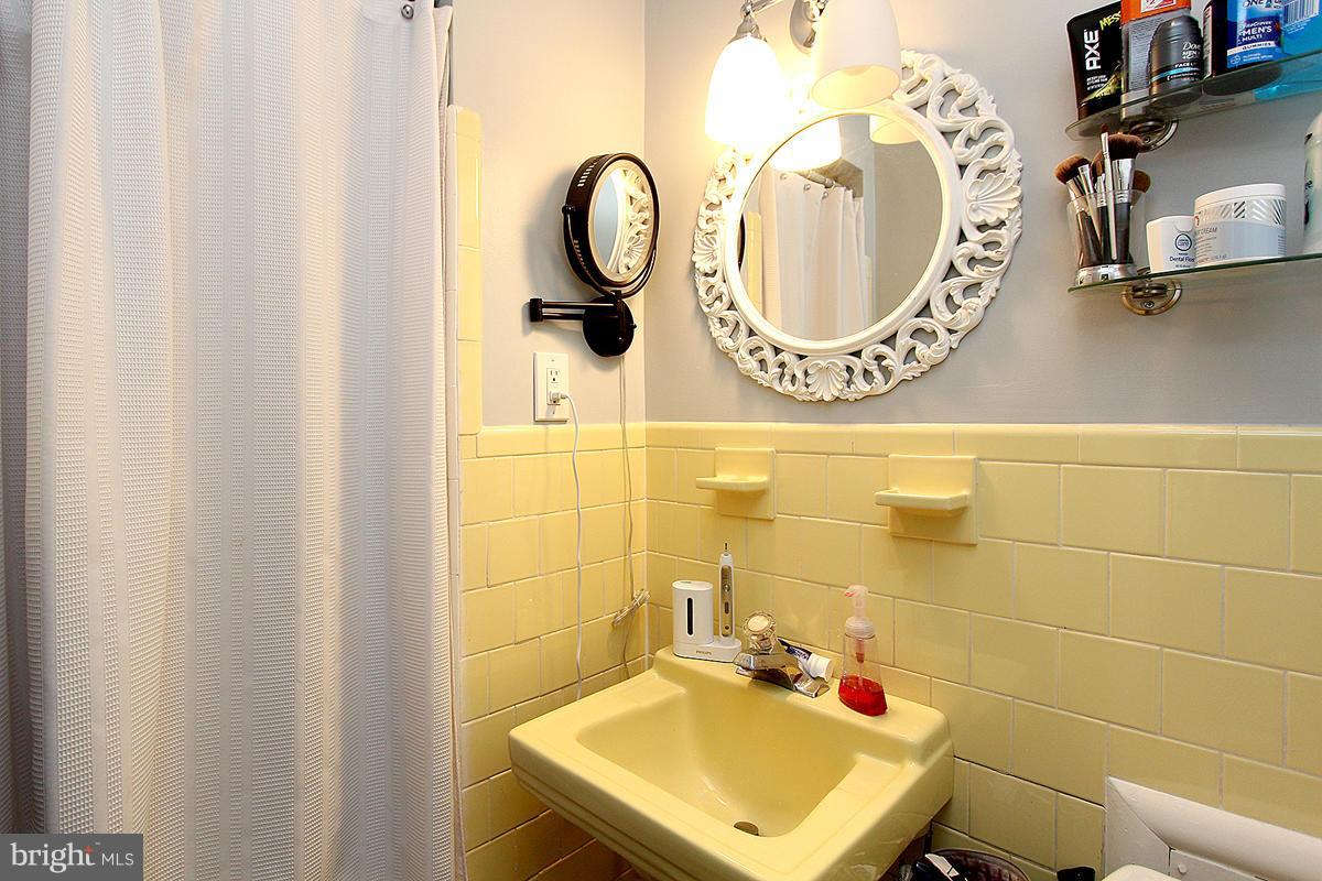 1228 Tanley Road Silver Spring, MD 20904 - Photo 22 of 30 Bath (Master)
